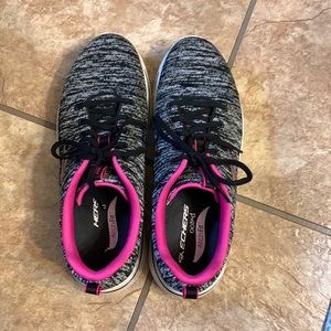 Skechers Arch Fit - Pillow Walker